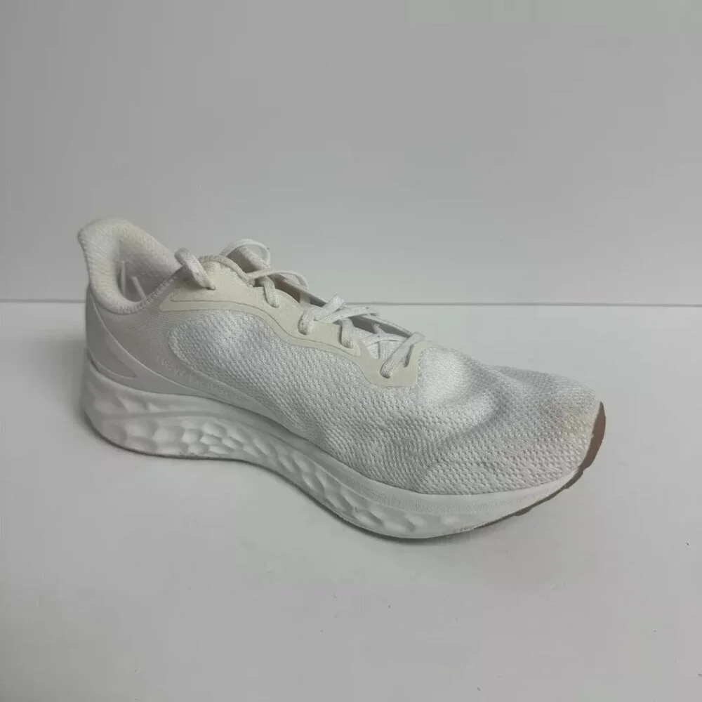 New Balance Womens Fresh Foam Ariahi V4 Running Shoe White Size 9 M